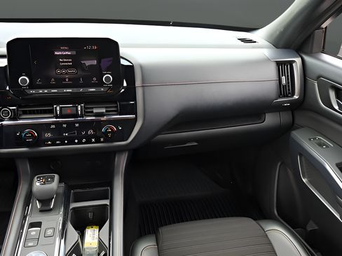 Used 2023 Nissan Pathfinder Rock Creek AWD/4WD image 15