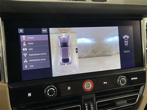 Certified 2025 Porsche Macan image 32