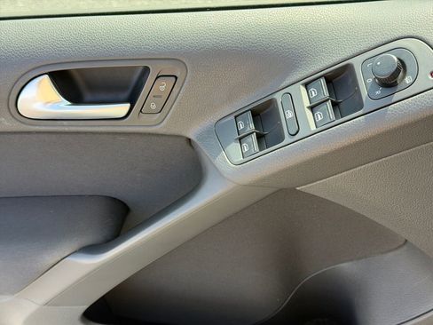 Used 2013 Volkswagen Tiguan image 11
