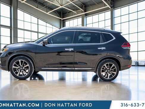 Used 2019 Nissan Rogue SL FWD image 2