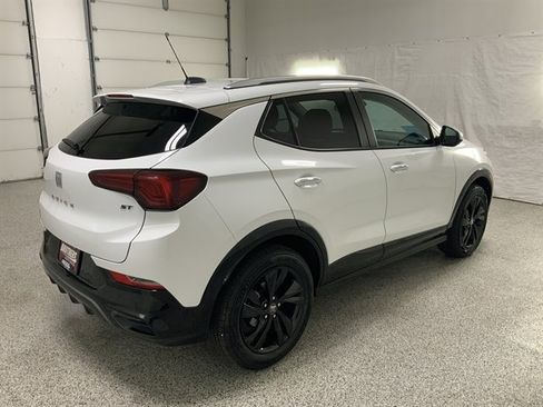 Used 2024 Buick Encore GX Sport Touring image 5