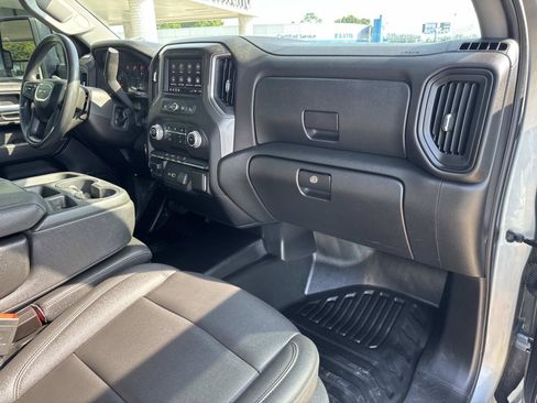 Used 2024 GMC Sierra 2500 Pro w/ Convenience Package AWD/4WD image 12