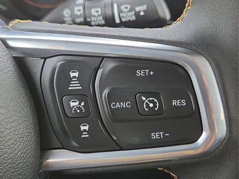 Used 2024 Jeep Wrangler Unlimited Sahara w/ Technology Group AWD/4WD image 18