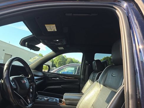 Used 2021 Cadillac Escalade Premium Luxury w/ Performance Package AWD/4WD image 14