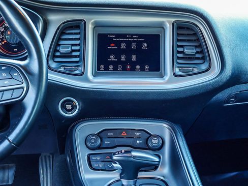 Used 2023 Dodge Challenger SXT image 8