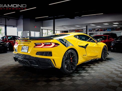 Used 2025 Chevrolet Corvette Z06 w/ Battery Protection Package RWD image 13