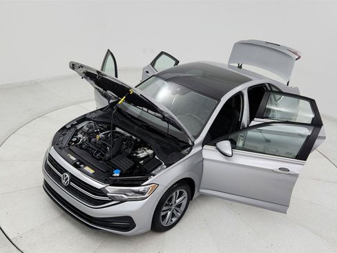 Used 2024 Volkswagen Jetta SE FWD image 21