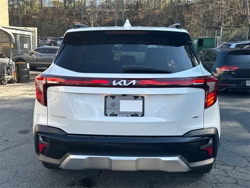 Used 2024 Kia Seltos SX w/ SX Sunroof Package image 6