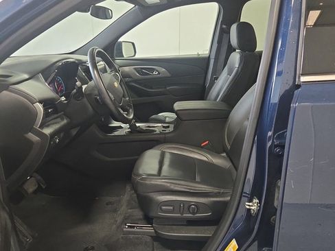 Used 2023 Chevrolet Traverse LT image 7