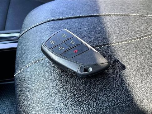 Used 2025 Chevrolet Traverse LT FWD image 33