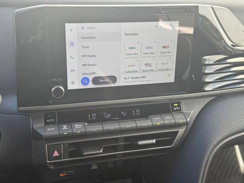 Used 2025 Toyota Camry SE image 23