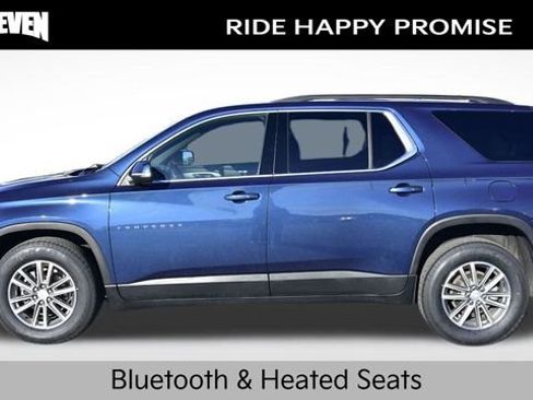 Used 2023 Chevrolet Traverse LT image 2