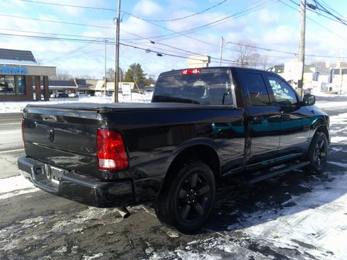 Used 2017 RAM 1500 Express w/ Black Ram 1500 Express Group image 5