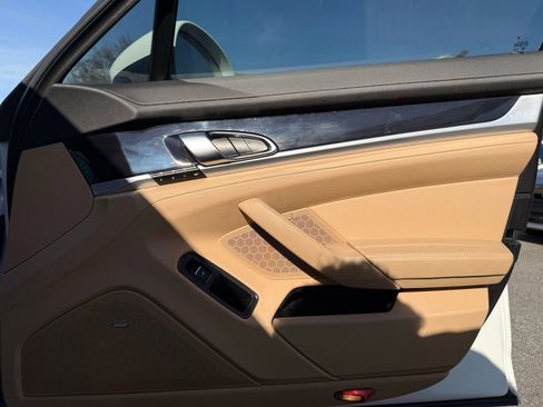 Used 2016 Porsche Panamera Edition image 30