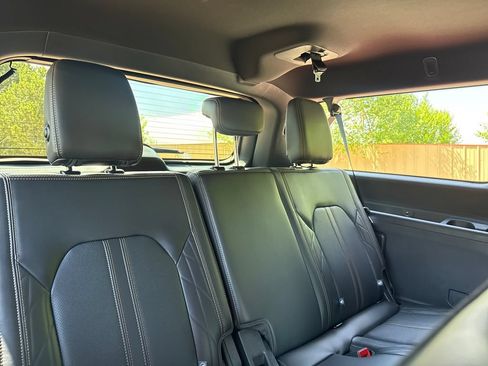 Used 2024 Ford Expedition Max Platinum AWD/4WD image 27