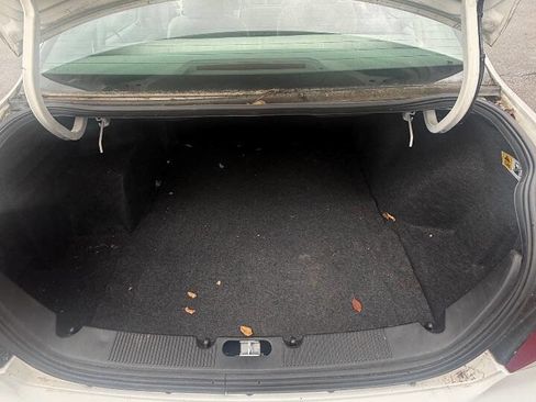 Used 2006 Ford Taurus SE FWD image 9