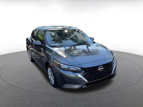 Used 2025 Nissan Sentra S image 3