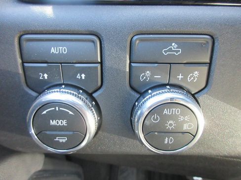 New 2026 GMC Sierra 1500 Elevation image 17