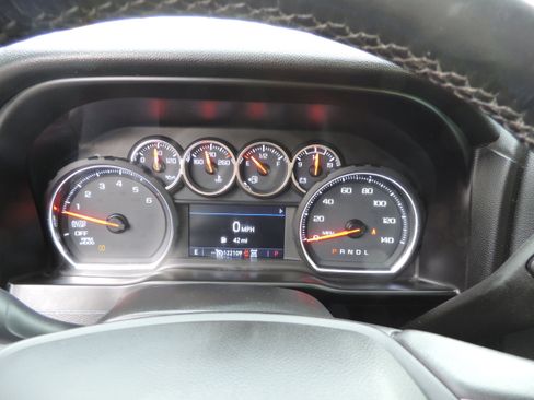 Used 2020 Chevrolet Silverado 1500 LT Trail Boss image 9