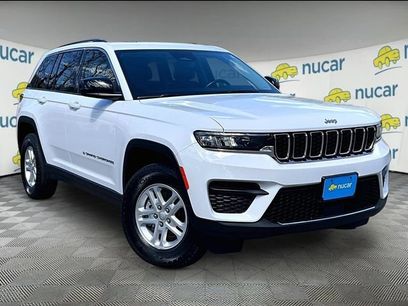 Used 2022 Jeep Grand Cherokee Laredo w/ Luxury Tech Group I