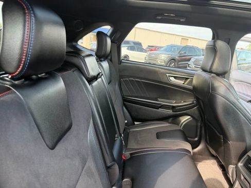 Used 2023 Ford Edge ST w/ Equipment Group 401A AWD/4WD image 39