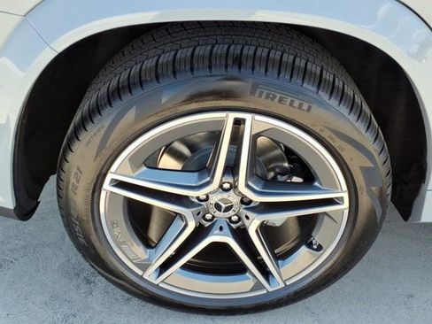 New 2026 Mercedes-Benz GLS 450 4MATIC image 24