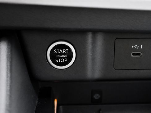 Used 2022 Nissan Rogue Platinum w/ Head-Up Display Package FWD image 39