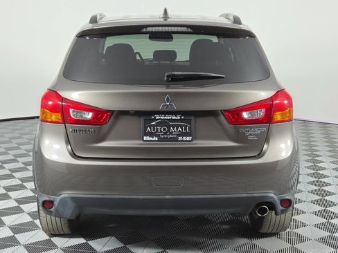 Used 2017 Mitsubishi Outlander Sport SEL AWD/4WD image 6