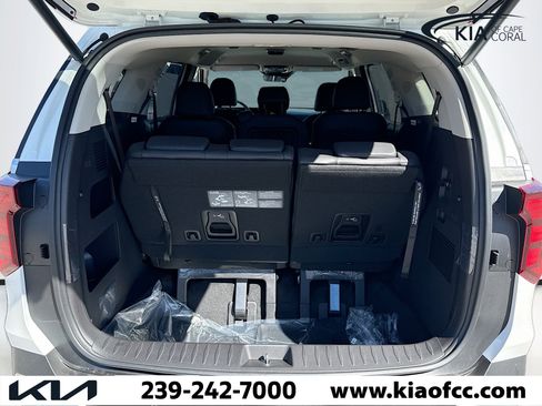 New 2026 Kia Carnival EX image 11