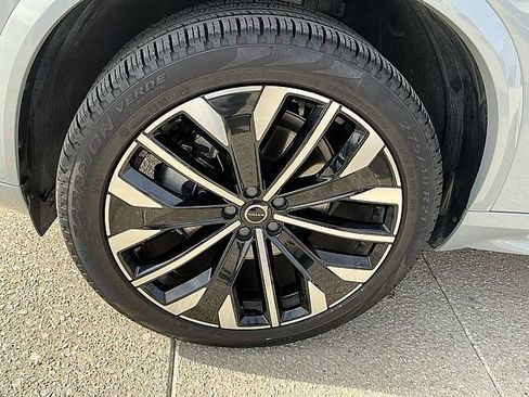 Certified 2025 Volvo XC90 B6 Plus image 13