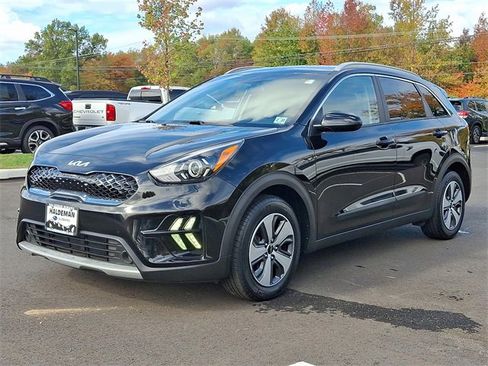 Used 2022 Kia Niro LX image 3