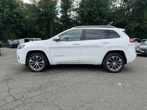 Used 2019 Jeep Cherokee Overland w/ Technology Group AWD/4WD image 2