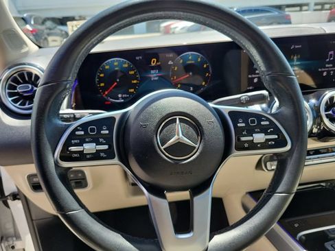 Used 2023 Mercedes-Benz GLB 250 image 28