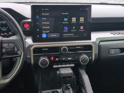 Used 2024 Toyota Tacoma TRD Off-Road AWD/4WD image 17