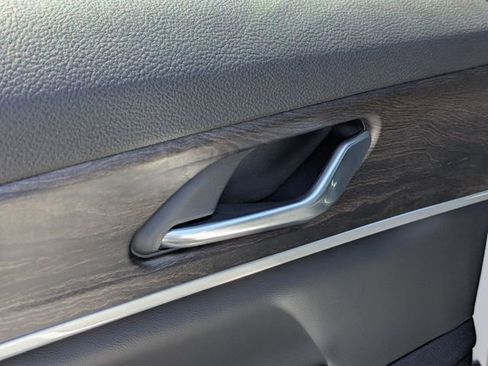 New 2026 Jeep Grand Cherokee Altitude RWD image 27