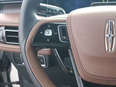 New 2026 Lincoln Aviator Reserve image 16