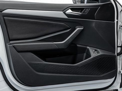 Used 2024 Volkswagen Jetta Sport image 17