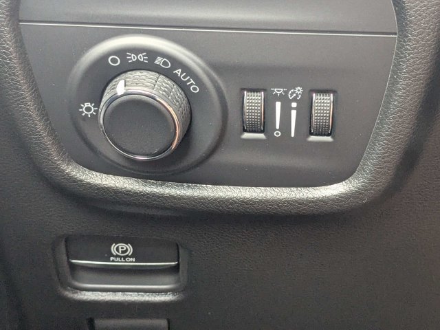 New 2027 Jeep Grand Cherokee Altitude AWD/4WD image 25