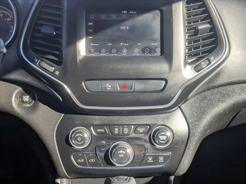 Used 2019 Jeep Cherokee Latitude Plus w/ Cold Weather Group image 14