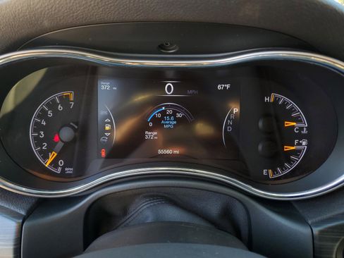 Used 2020 Jeep Grand Cherokee Altitude AWD/4WD image 28
