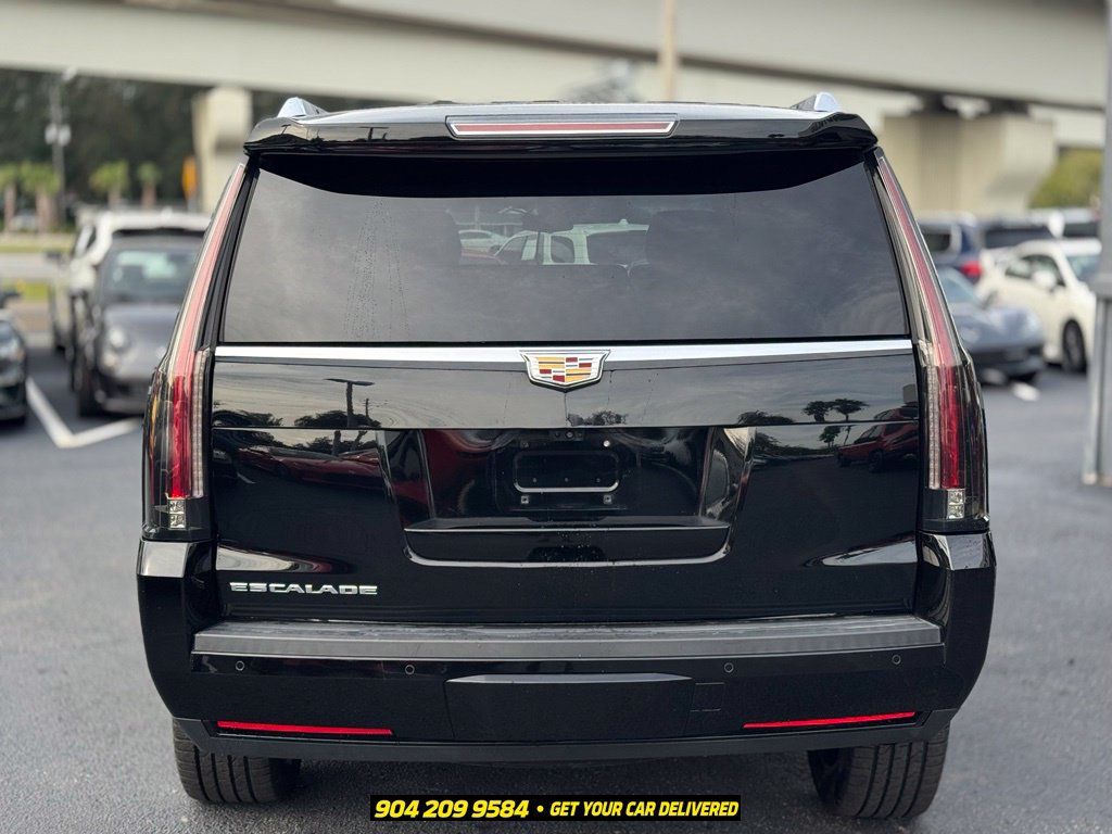 Used 2020 Cadillac Escalade Luxury AWD/4WD image 5