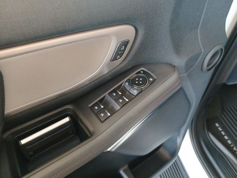 New 2025 Ford Expedition Active image 9