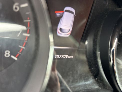 Used 2017 Nissan Rogue Sport SV w/ SV Premium Package FWD image 8