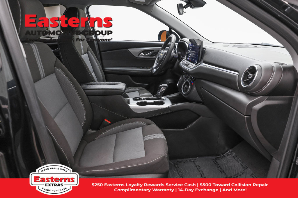 Used 2025 Chevrolet Blazer LT FWD image 26