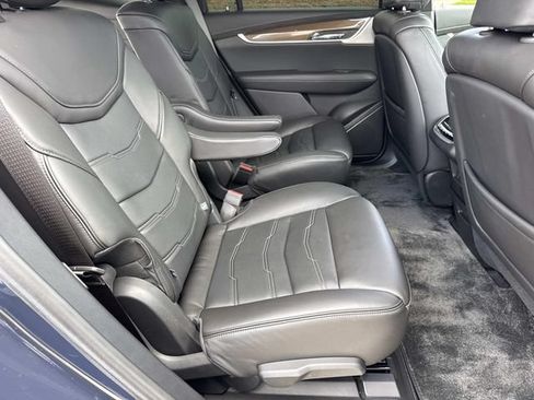 Used 2024 Cadillac XT6 Sport w/ LPO, Onyx Lite Package AWD/4WD image 9