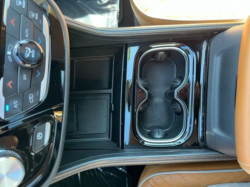 Used 2023 Chrysler Pacifica Pinnacle FWD image 54