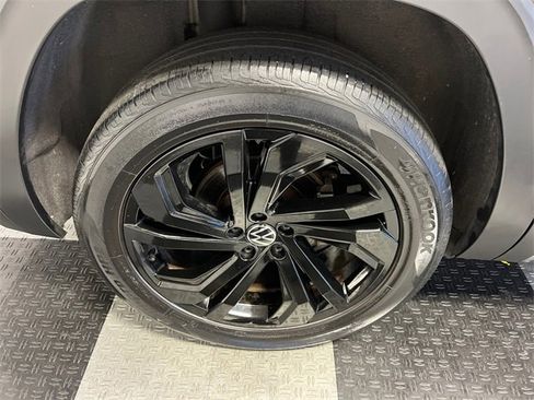 Certified 2023 Volkswagen Atlas SE image 15