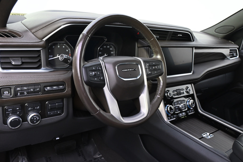 Used 2021 GMC Yukon Denali w/ Denali Premium Package AWD/4WD image 11