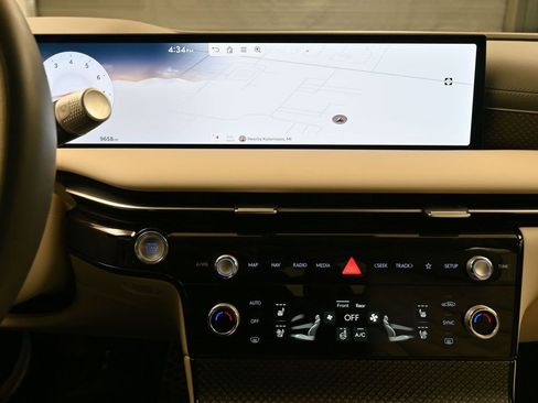 Used 2025 Genesis G80 3.5T Sport Prestige image 30