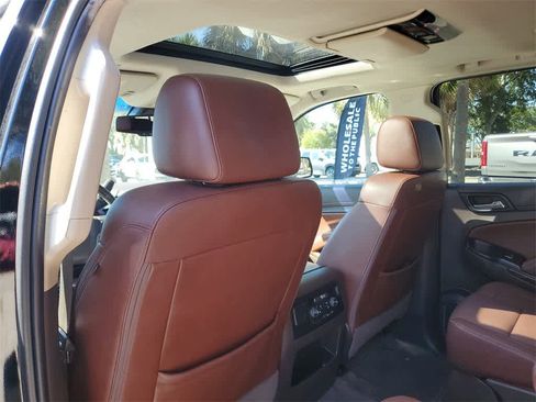 Used 2018 Chevrolet Suburban Premier image 11